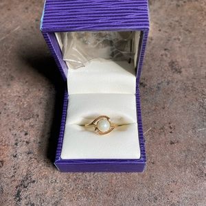 Vintage pearl ring